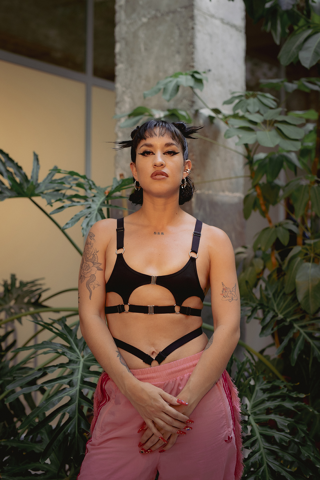 Holy Mami porn photos