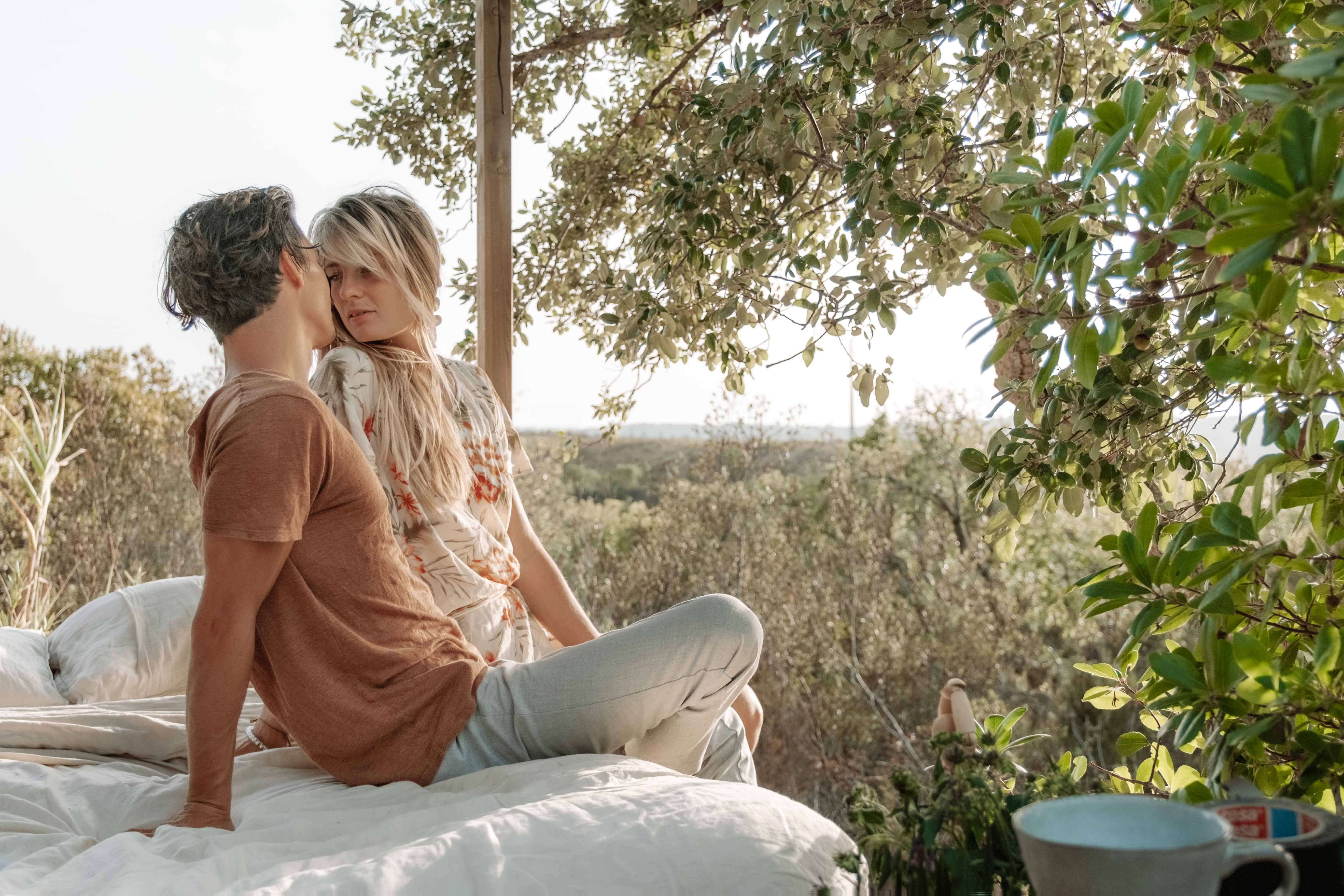 James and Lola  porn photos