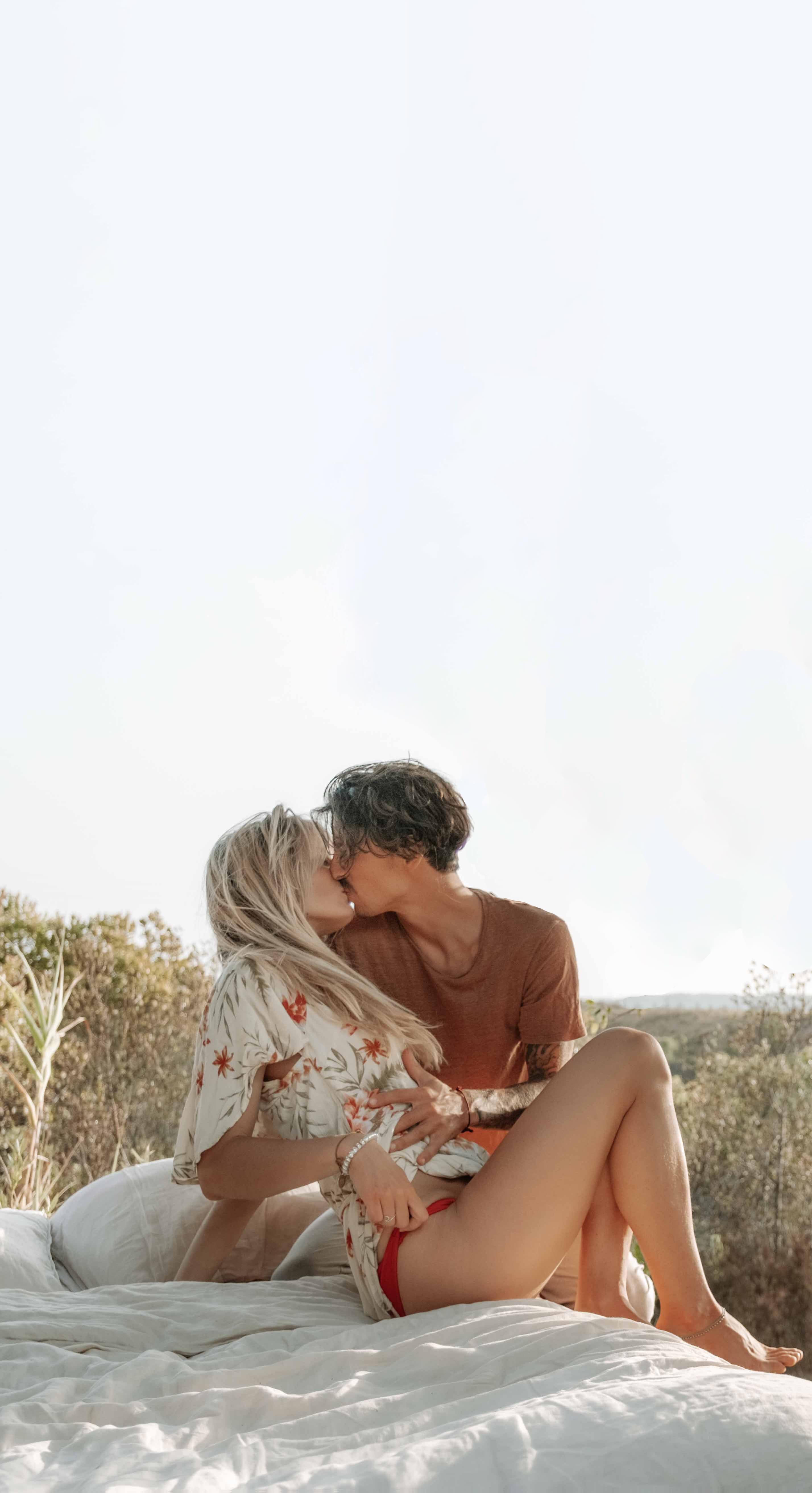 James and Lola  porn photos