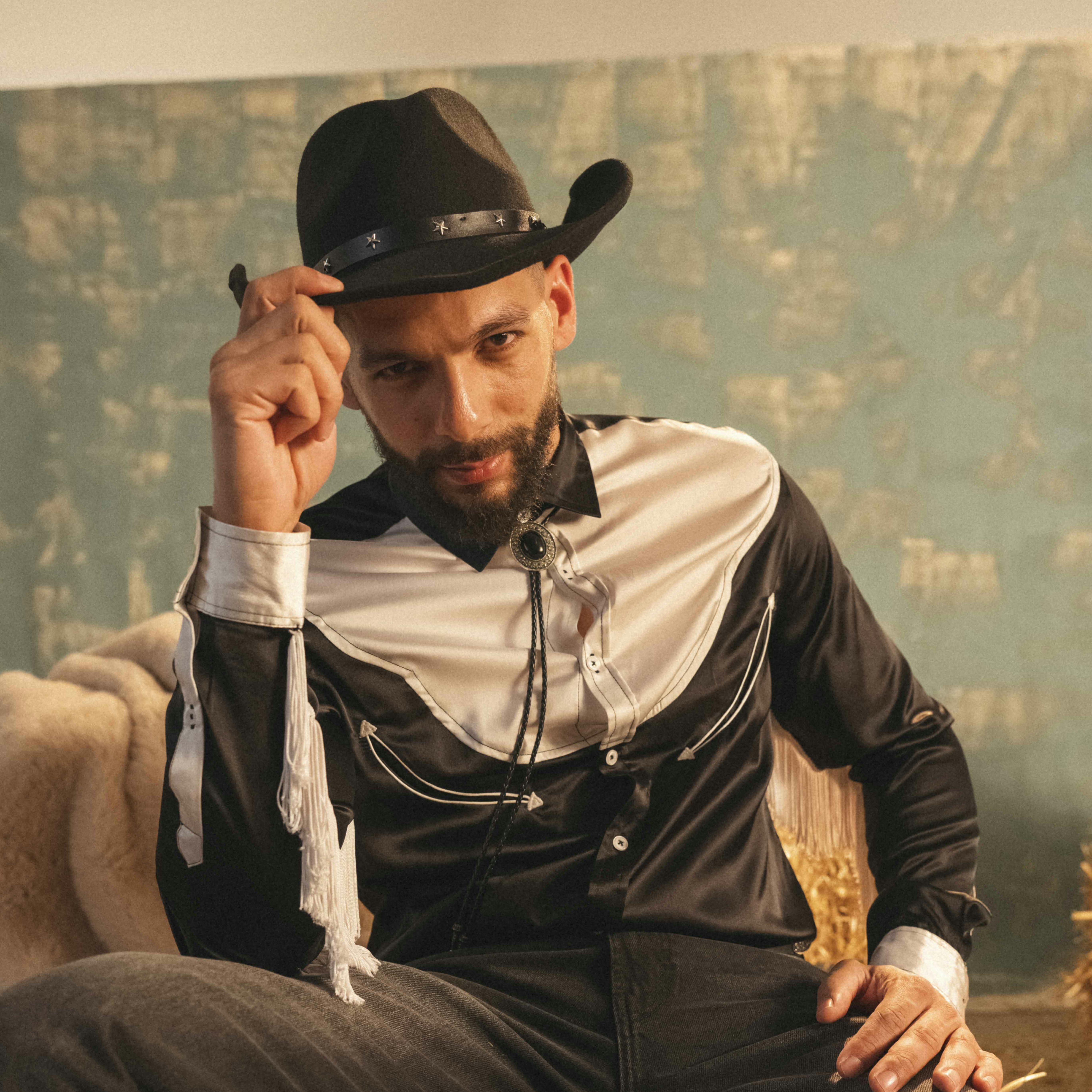 Curved Marvin porn photos Curved Marvin porn photos