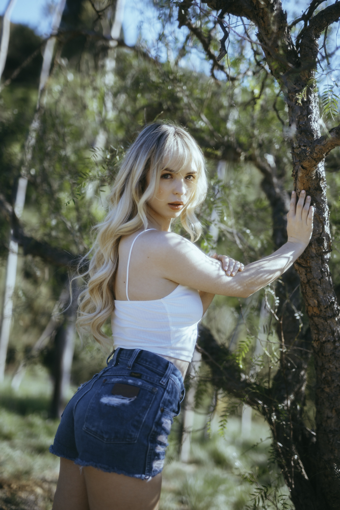 Lilly Bell porn photos
