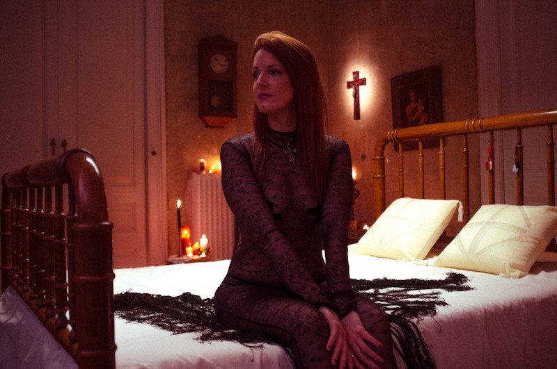 El Que No Ama No Conoce a Dios porn photos