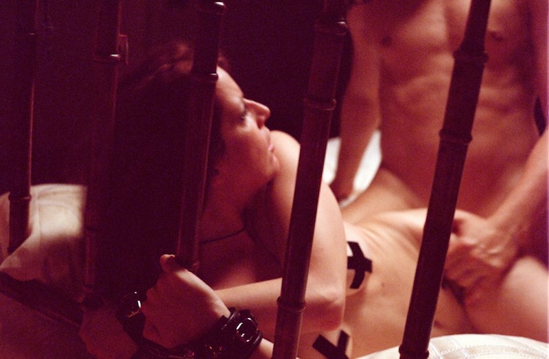 El Que No Ama No Conoce a Dios porn photos