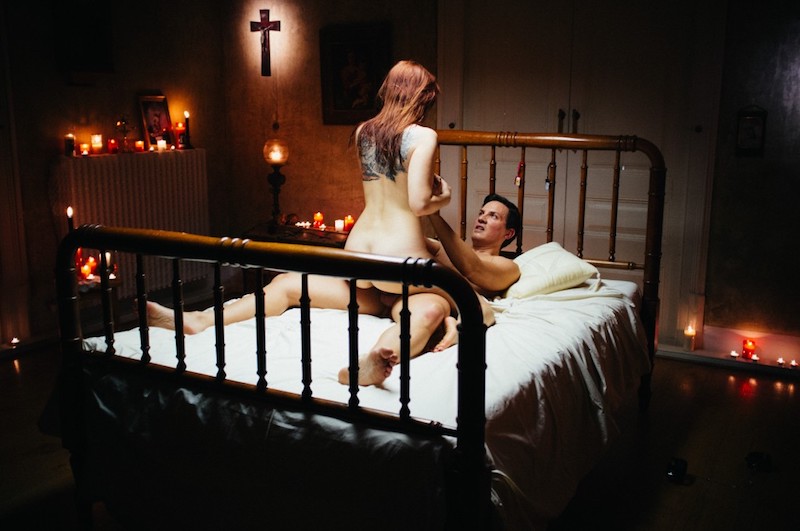 El Que No Ama No Conoce a Dios porn photos