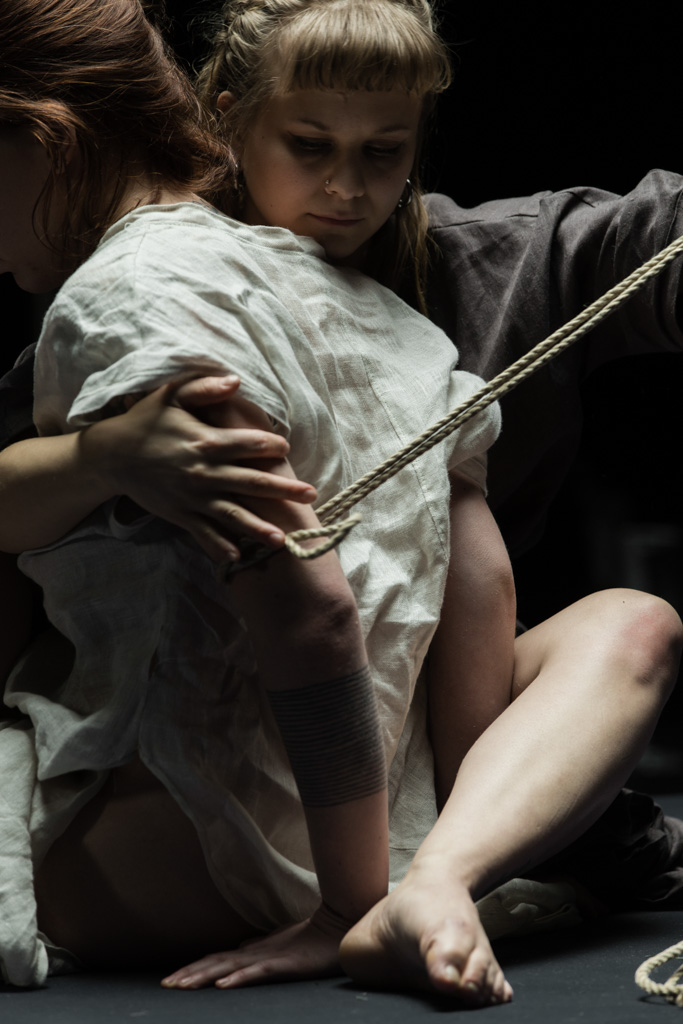 Emihurts  porn photos