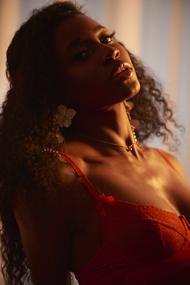 Nicole Kitt porn photos