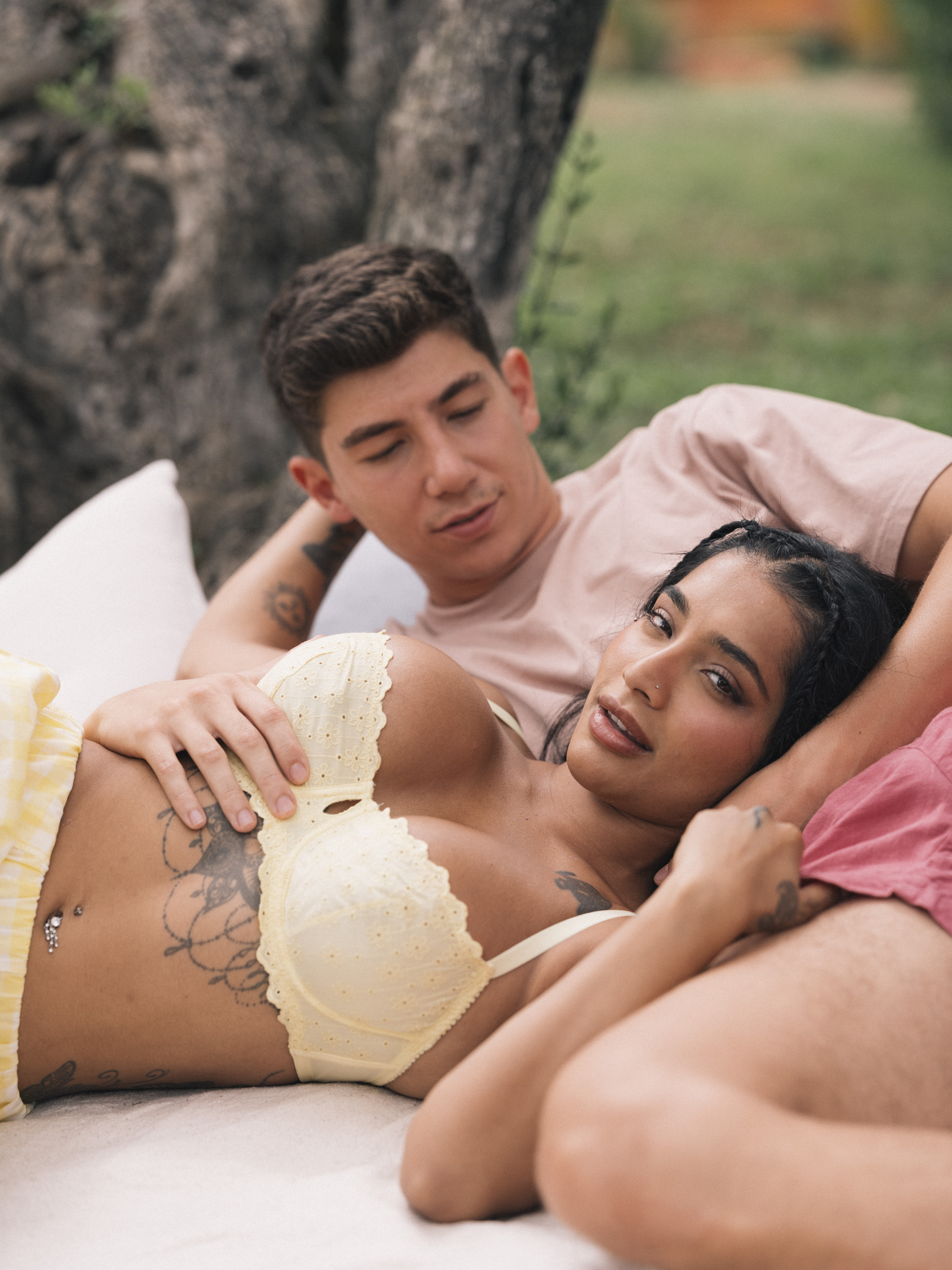 Yasmina Khan & Brady Bud 