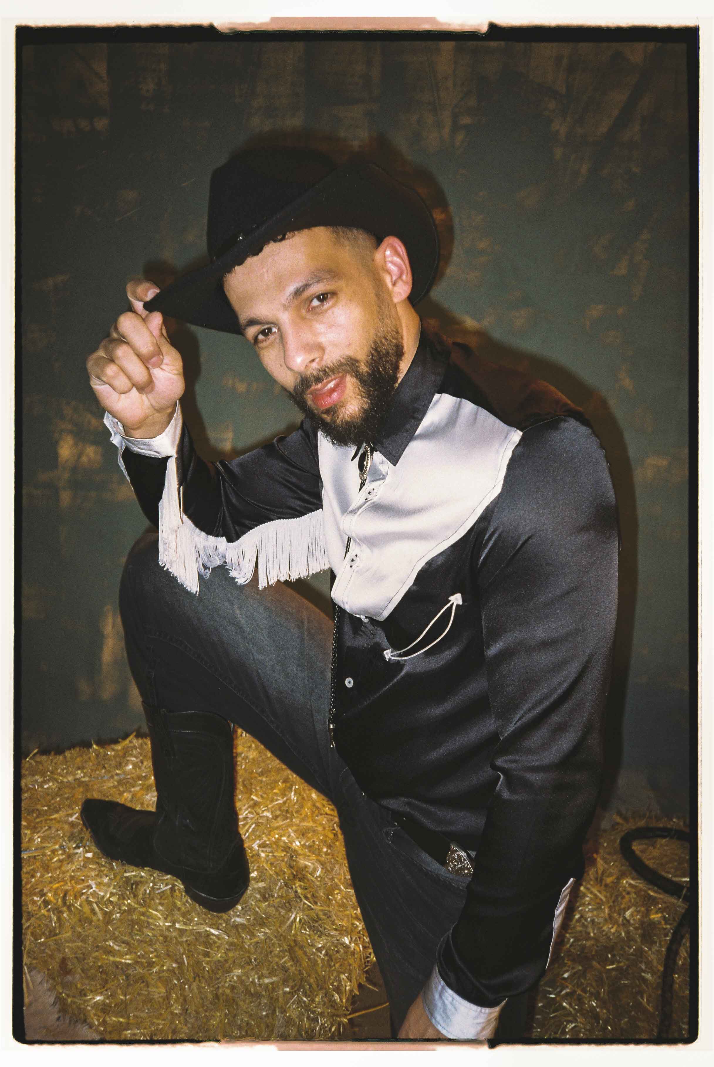 Curved Marvin porn photos