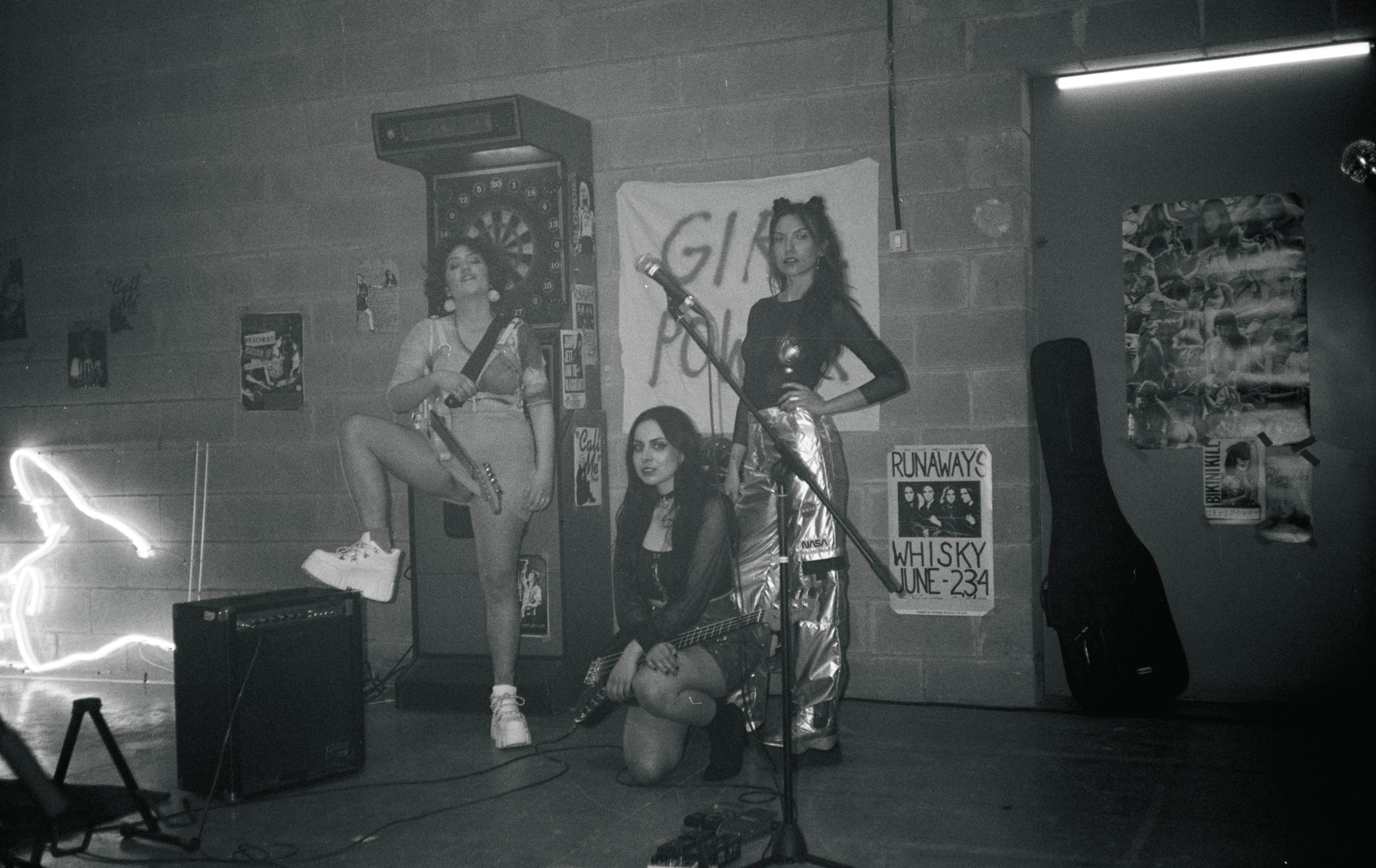 Girl Gang porn photos