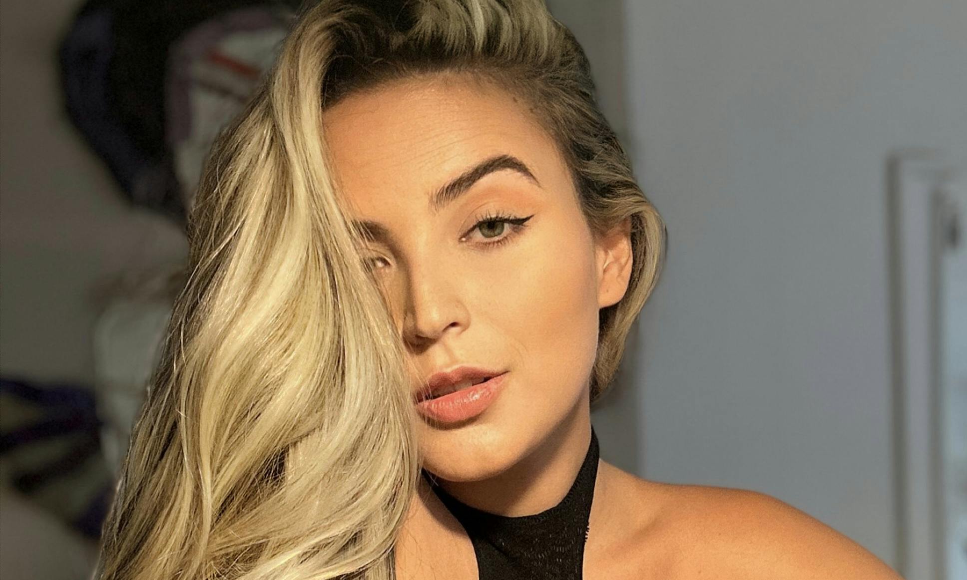 Ariana Van X Movies Photos, Films, Bio XConfessions