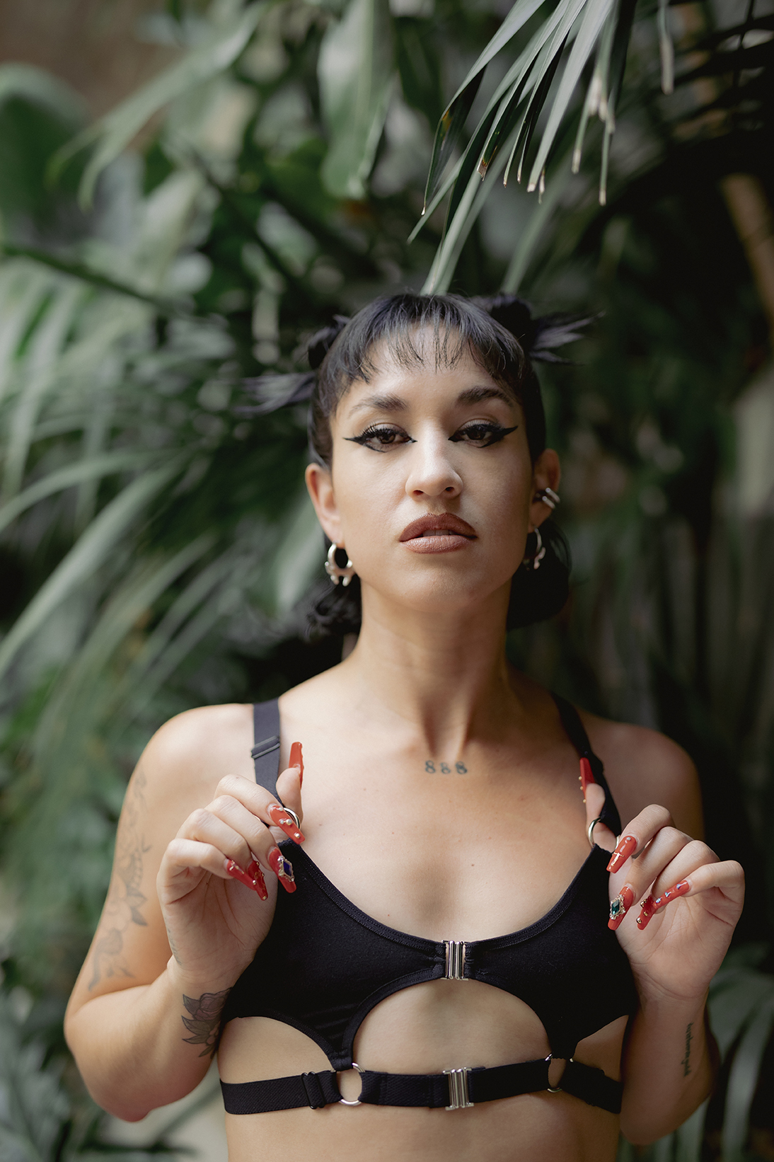 Holy Mami porn photos