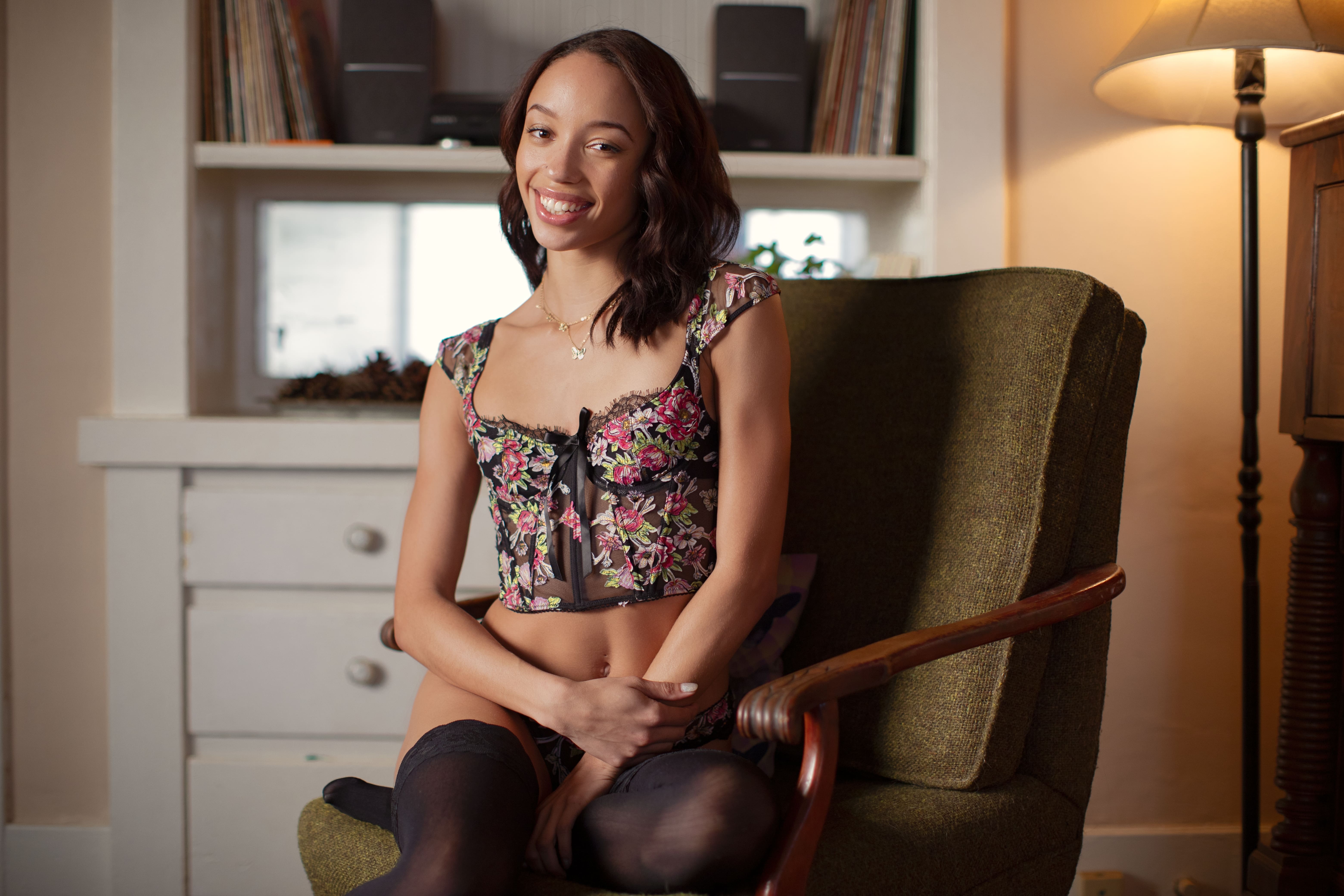 Alexis Tae porn photos