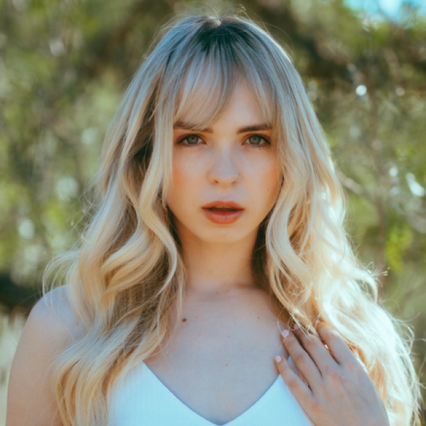 Lilly Bell