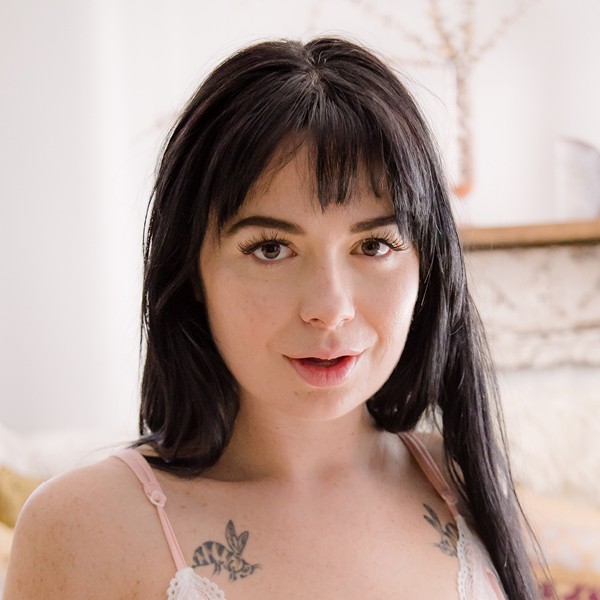 Interview: Siouxsie Q